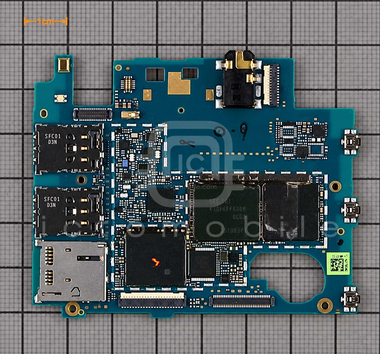 تصویر روی برد گوشی با نقاط آی‌سی